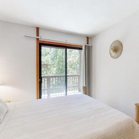 Sierra Swiss Chalet شيفير ليك المظهر الخارجي الصورة